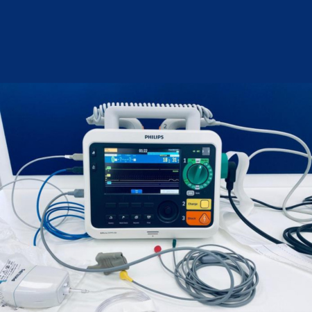 DEFIBRILATOR